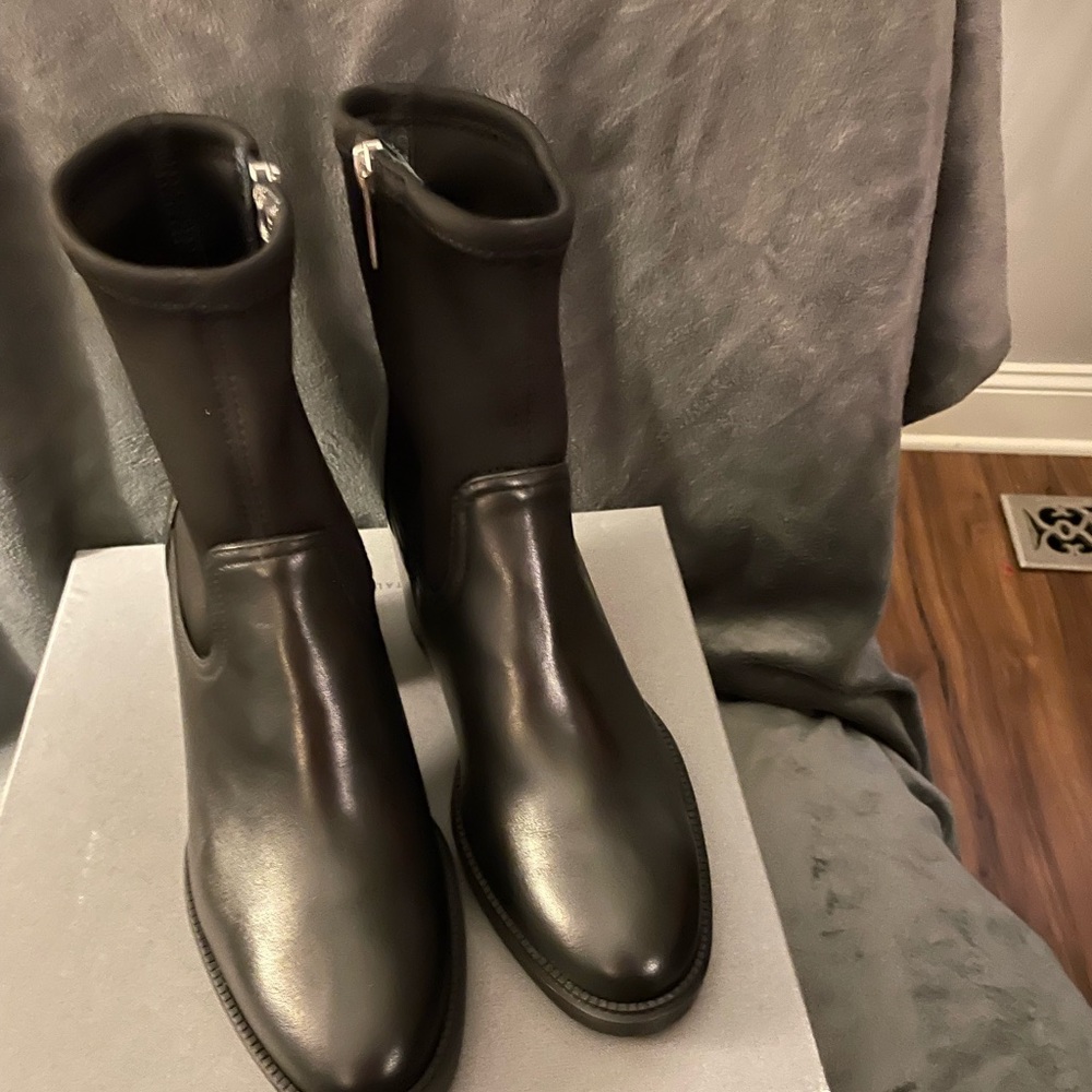 Aquatalia boots, size 8.5. NWOB